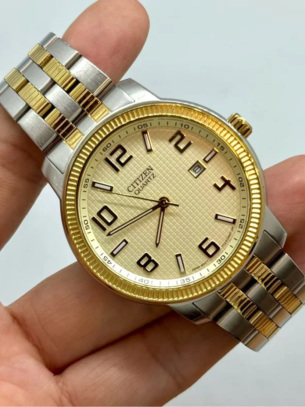 Citizen Men’s Quartz Watch Two Tone 40mm Gold Dial Date S Steel New Battery Runs